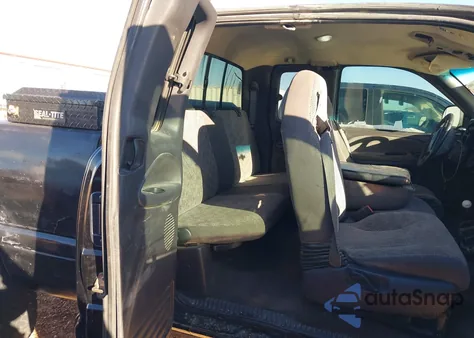 2001 Dodge Ram 1500 St z USA, uszkodzony, nr VIN 3B7HF13Z11G741479